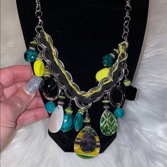 Beautiful statement necklace - Picture 1 of 5